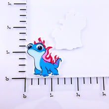 Load image into Gallery viewer, Set of 2 - Planar Resin - Frozen 2 - Bruni on Fire - Salamander - Lizard