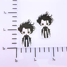 Load image into Gallery viewer, Set of 2 - Planar Resin - Edward Scissorhands