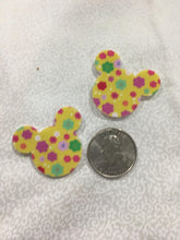 Load image into Gallery viewer, Set of 2 - Planar Resin - Mouse Head Yellow Flowers