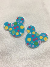 Load image into Gallery viewer, Set of 2 - Planar Resin - Mouse Head Blue Flowers