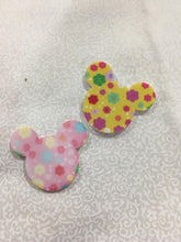 Load image into Gallery viewer, Set of 2 - Planar Resin - Mouse Head Yellow Flowers