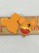 Load image into Gallery viewer, Set of 2 - PVC Resin - Winnie the Pooh - Balloon