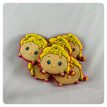 Load image into Gallery viewer, Set of 2 - PVC Resin - Elsa - Frozen - Queen