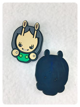 Load image into Gallery viewer, Set of 2 - PVC Resin - Mantis - Guardians