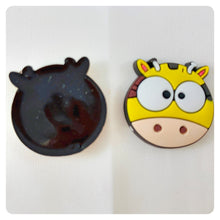 Load image into Gallery viewer, Set of 2 - PVC Resin - Cute Giraffe