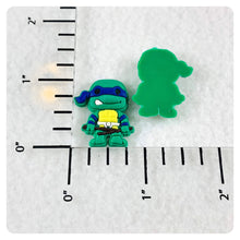 Load image into Gallery viewer, Set of 2 - PVC Resin - TMNT - Turtle - Leonardo