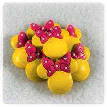 Load image into Gallery viewer, Set of 2 - PVC Resin - Mrs. Mouse - Glossy Yellow