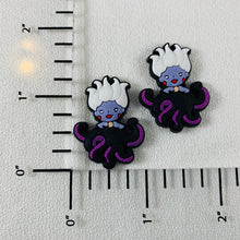 Load image into Gallery viewer, Set of 2 - PVC Resin - Ursula - Sea Witch - Villain