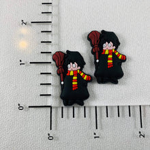 Load image into Gallery viewer, Set of 2 - PVC Resin - HP - Wizard Boy with Scarf