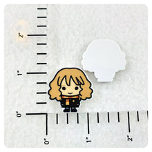 Load image into Gallery viewer, Set of 2 - Planar Resin - HP - Muggle Girl - Hermione
