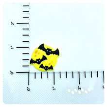 Load image into Gallery viewer, Set of 2 - PVC Resin - Moon - Bats - Halloween