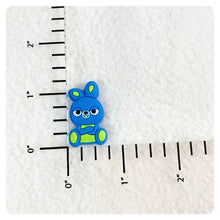 Load image into Gallery viewer, Set of 2 - PVC Resin - Toy story - Bunny - Sitting