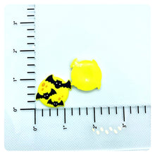 Load image into Gallery viewer, Set of 2 - PVC Resin - Moon - Bats - Halloween