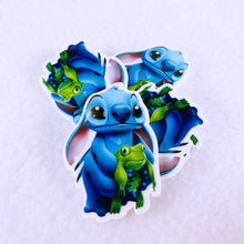 Load image into Gallery viewer, Set of 2 - Planar Resin - Stitch with Frog
