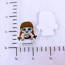 Load image into Gallery viewer, Set of 2 - Planar Resin - Annabelle - Horror Character