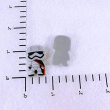 Load image into Gallery viewer, Set of 2 - PVC Resin - SW - Captain Phasma