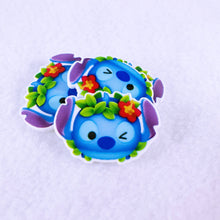 Load image into Gallery viewer, Set of 2 - Planar Resin - Stitch with Flowers