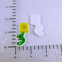 Load image into Gallery viewer, Set of 2 - Planar Resin - Pascal - Lizard - Rapunzel