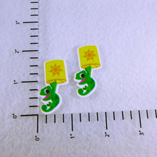 Load image into Gallery viewer, Set of 2 - Planar Resin - Pascal - Lizard - Rapunzel