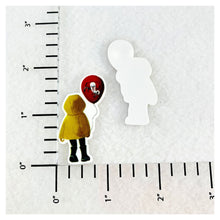 Load image into Gallery viewer, Set of 2 - Planar Resin - IT - Georgie with Balloon
