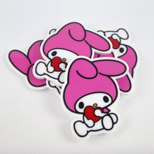 Load image into Gallery viewer, Set of 2 - Planar Resin - My Melody Hugging a Heart - Hello Kitty
