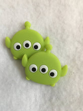 Load image into Gallery viewer, Set of 2 - PVC Resin - Toy Story - Alien - LGM v1
