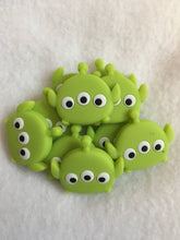 Load image into Gallery viewer, Set of 2 - PVC Resin - Toy Story - Alien - LGM v1
