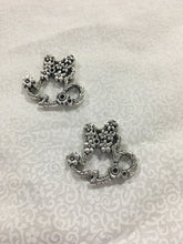 Load image into Gallery viewer, Set of 10 - Girl Mouse Head Flower Charms
