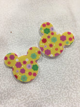 Load image into Gallery viewer, Set of 2 - Planar Resin - Mouse Head Yellow Flowers
