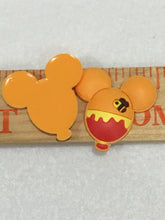 Load image into Gallery viewer, Set of 2 - PVC Resin - Winnie the Pooh - Balloon
