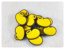 Load image into Gallery viewer, Set of 2 - PVC Resin - Mr. Mouse - Yellow Shoes
