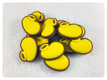 Load image into Gallery viewer, Set of 2 - PVC Resin - Mr. Mouse - Yellow Shoes
