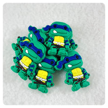 Load image into Gallery viewer, Set of 2 - PVC Resin - TMNT - Turtle - Leonardo
