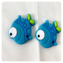 Load image into Gallery viewer, Set of 2 - PVC Resin - Blue Fish
