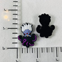 Load image into Gallery viewer, Set of 2 - PVC Resin - Ursula - Sea Witch - Villain
