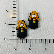 Load image into Gallery viewer, Set of 2 - PVC Resin - HP - Muggle Girl - Hermione
