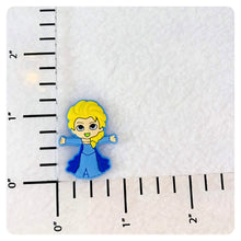 Load image into Gallery viewer, Set of 2 - PVC Resin - Elsa - Frozen - Queen
