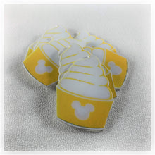 Load image into Gallery viewer, Set of 2 - Planar Resin - Dole Whip - Ice Cream

