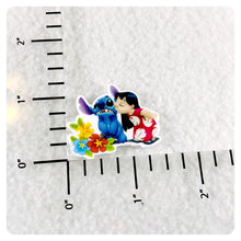 Load image into Gallery viewer, Set of 2 - Planar Resin - Lilo and Stitch - Flowers
