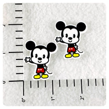 Load image into Gallery viewer, Set of 2 - Planar Resin - Mr. Mouse - Waving
