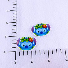 Load image into Gallery viewer, Set of 2 - Planar Resin - Stitch with Flowers
